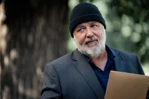 SLEEPING DOGS – A TEIA