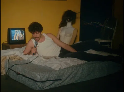 Kiss and Be Friends – trailer